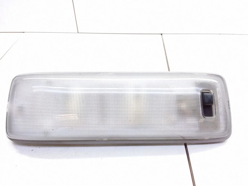 Lampka przednich siedzeń 12V8W