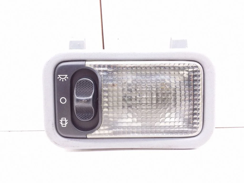 Lampka przednich siedzeń 9610095677
