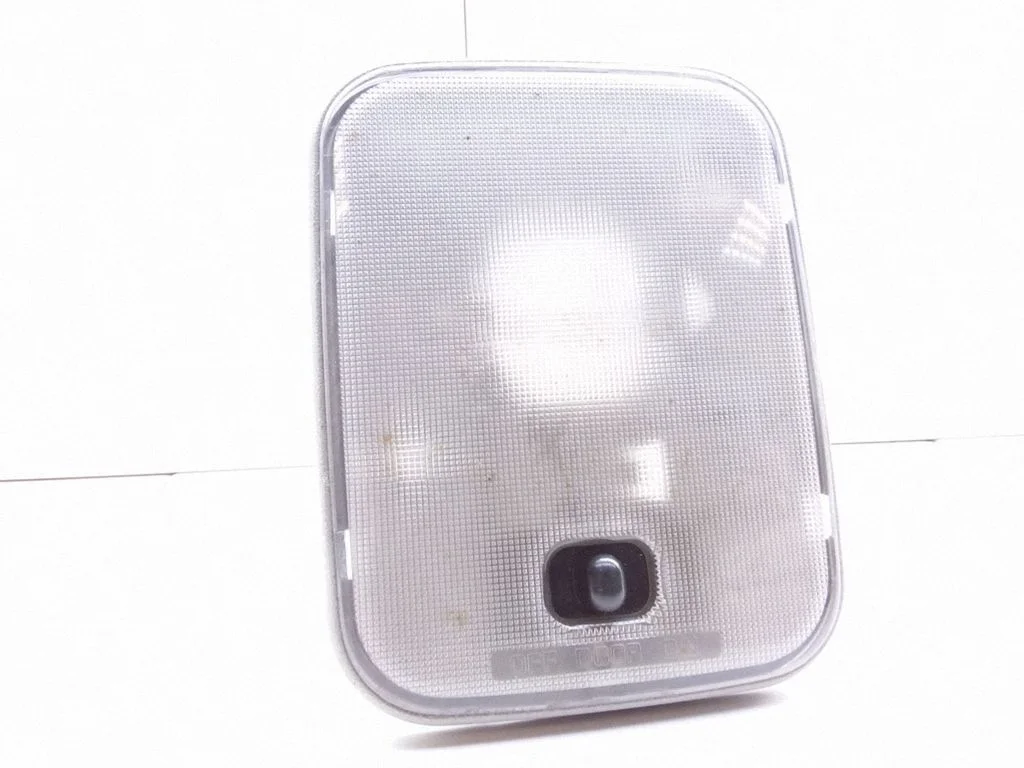 Front seat light 9B08