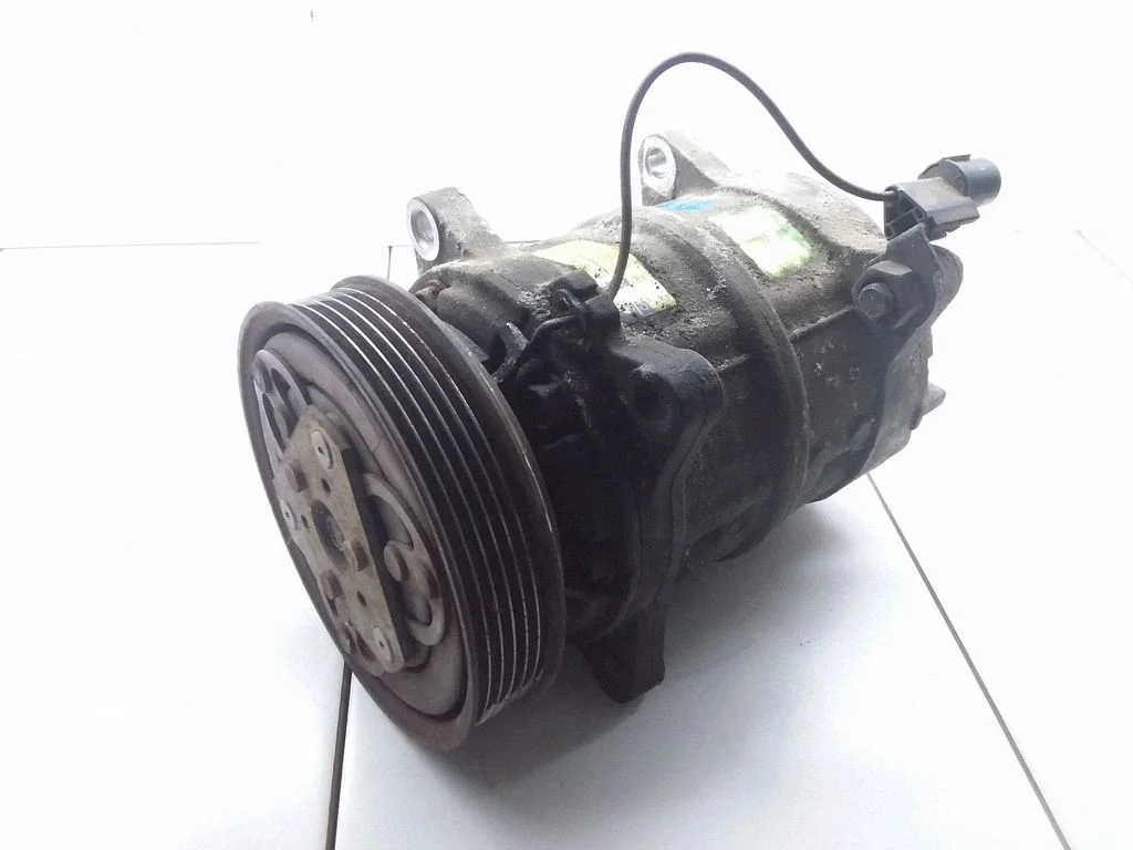 Air conditioning (A/C) compressor (pump) – Volvo S40, V40 (1995-2004)