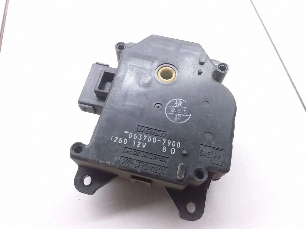 Silniczek klapki nawiewu – Toyota Yaris Verso (1999-2005)