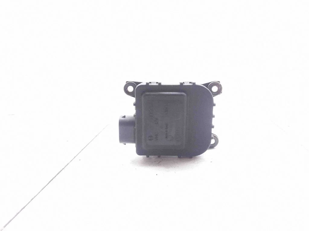 Air flap motor/actuator – Volkswagen Passat B5.5 (2001-2005)