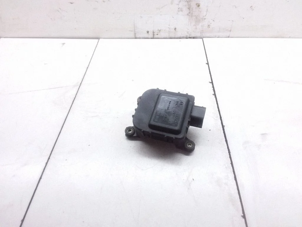 Air flap motor/actuator – Volkswagen Passat B5 (1997-2000)