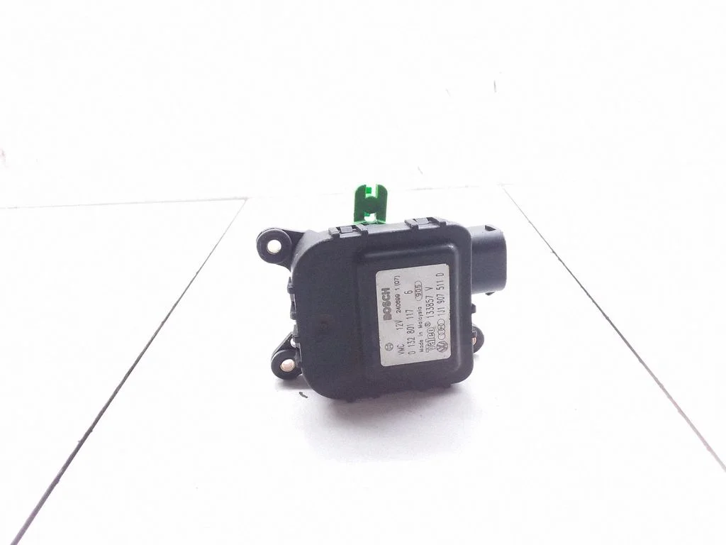Gaisa aizvara motoriņš/aktuators 1J1907511D