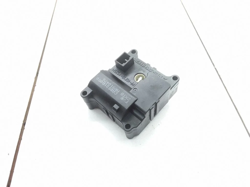 Gaisa aizvara motoriņš/aktuators MR910476
