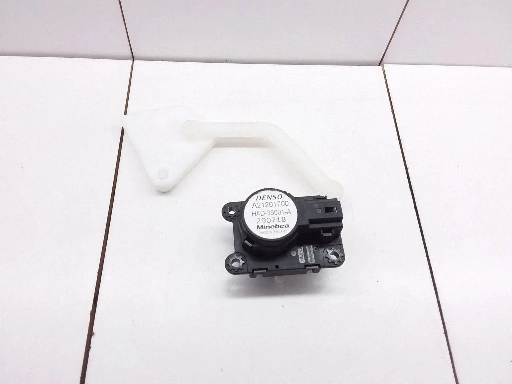 Air flap motor/actuator – Peugeot 3008 I (2008-2015)