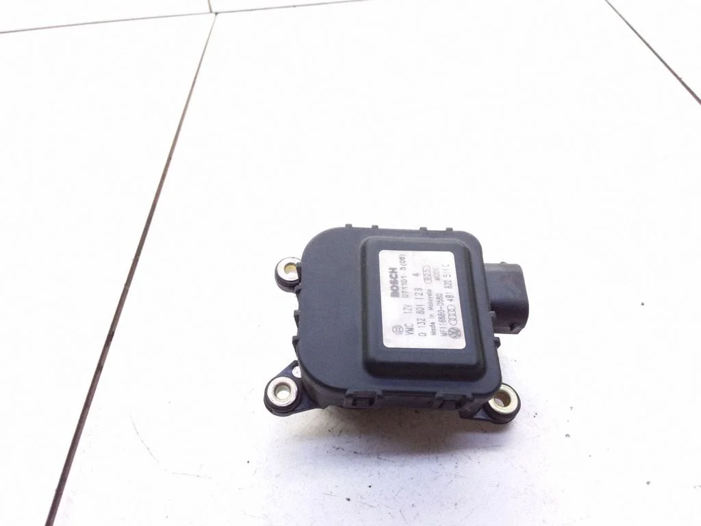 Gaisa aizvara motoriņš/aktuators 4B1820511C