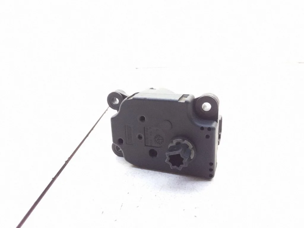 Gaisa aizvara motoriņš/aktuators 3M5H19E616AA