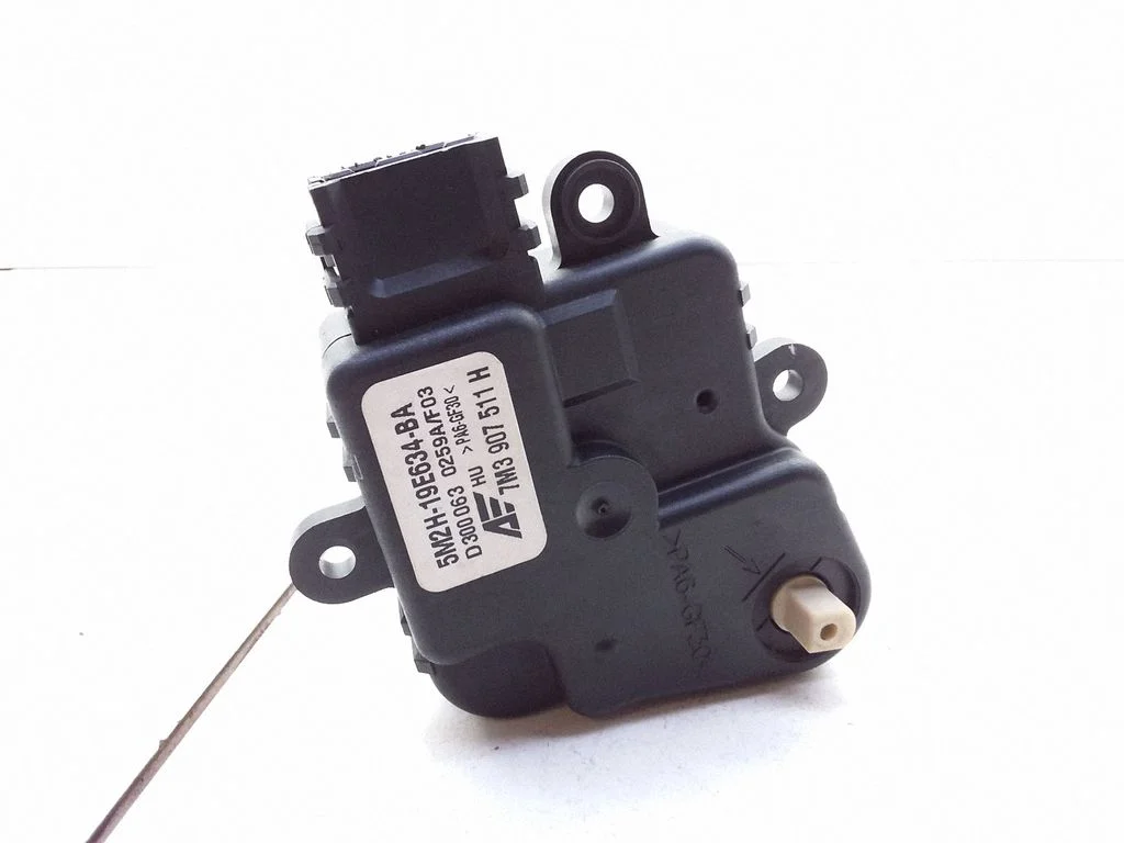 Gaisa aizvara motoriņš/aktuators 5M2H19E634BA
