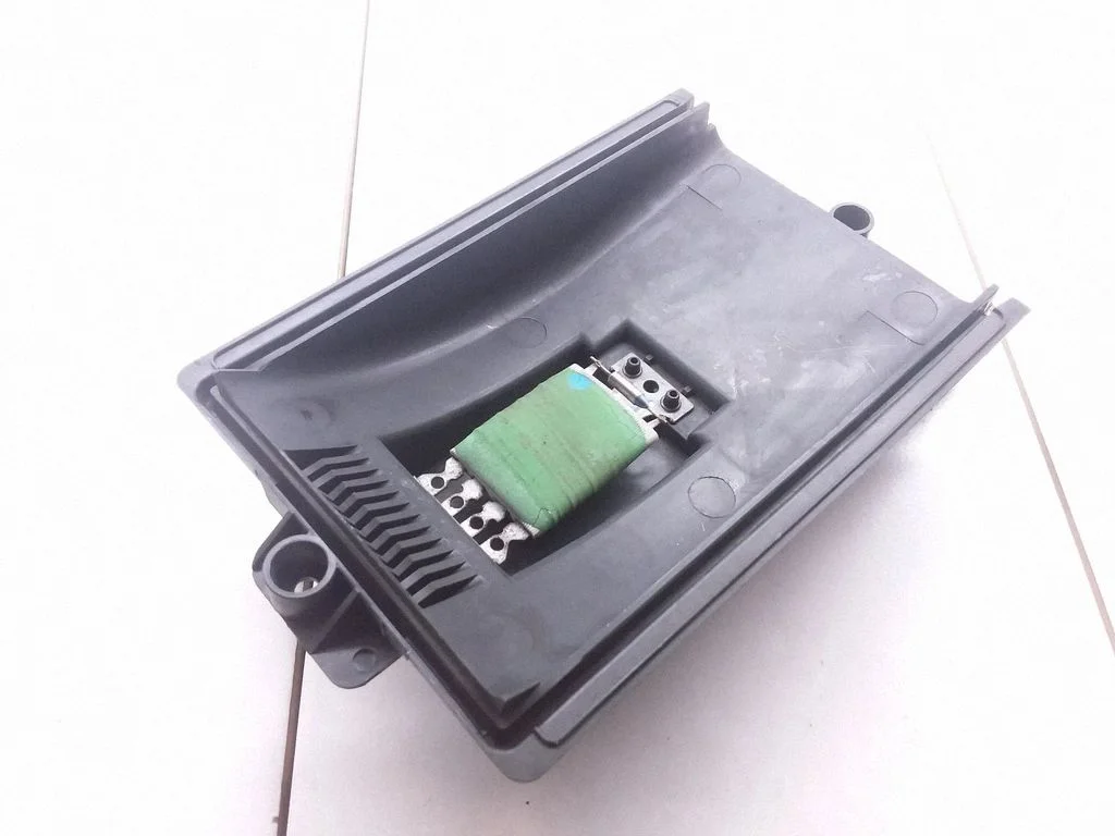 Heater blower motor/fan resistor 1J0819022