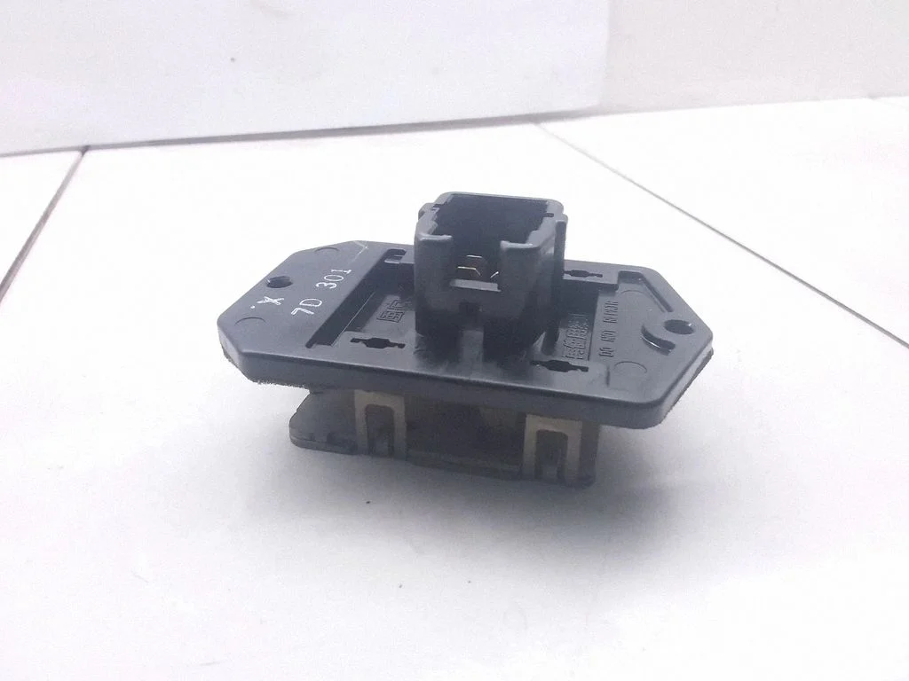 Heater blower motor/fan resistor – Toyota Yaris Verso (1999-2005)