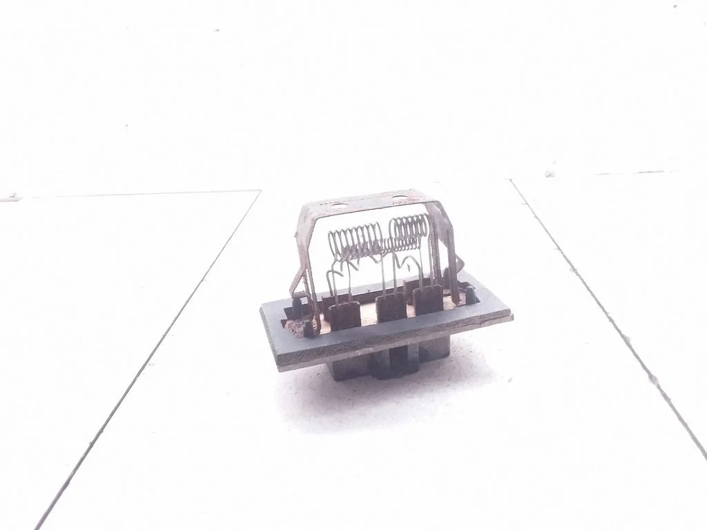 Heater blower motor/fan resistor – Chrysler Grand Voyager III (1995-2000)