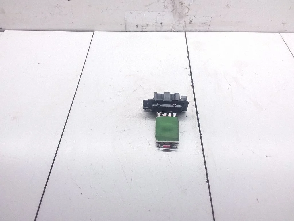 Heater blower motor/fan resistor