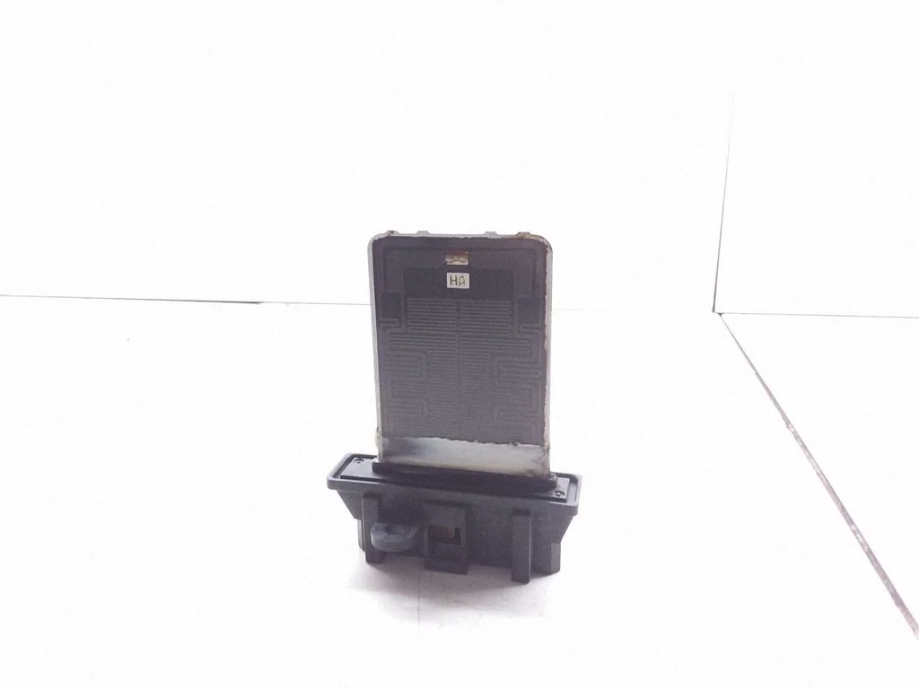 Heater blower motor/fan resistor – Nissan Almera N16 (2000-2010)