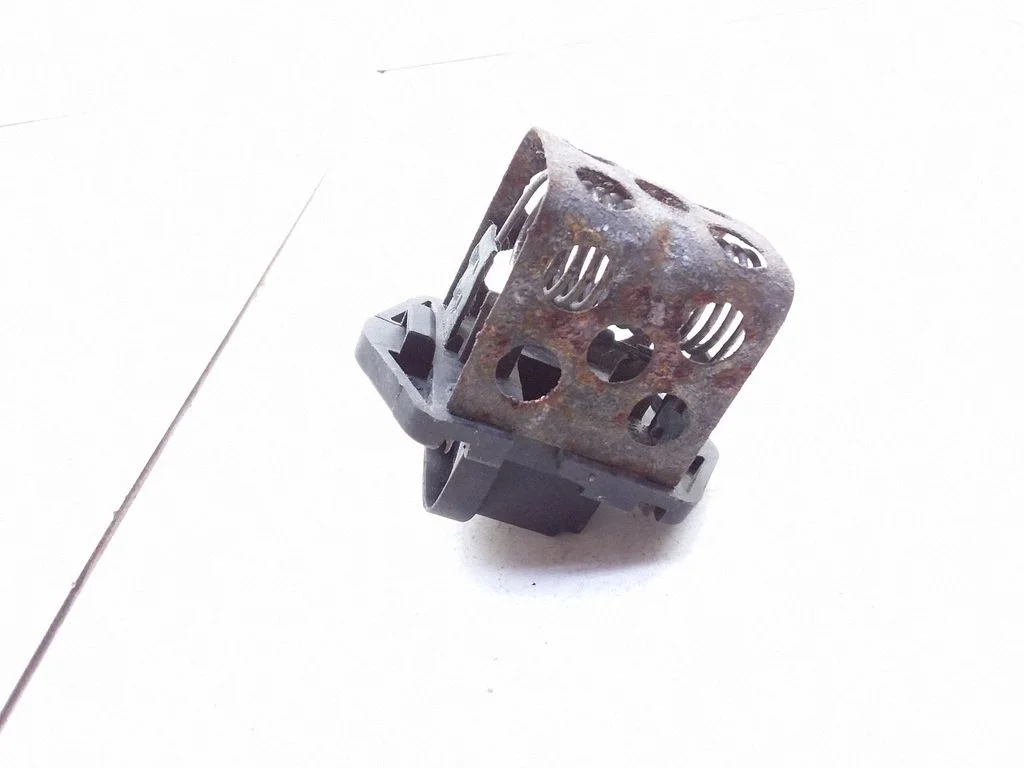 Heater blower motor/fan resistor – Renault Megane II (2002-2005)
