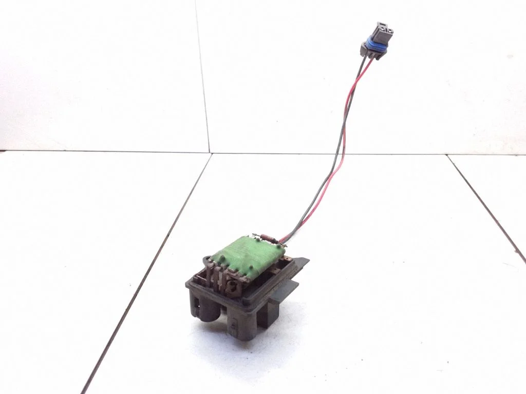 Heater blower motor/fan resistor – Renault Clio III (2005-2012)