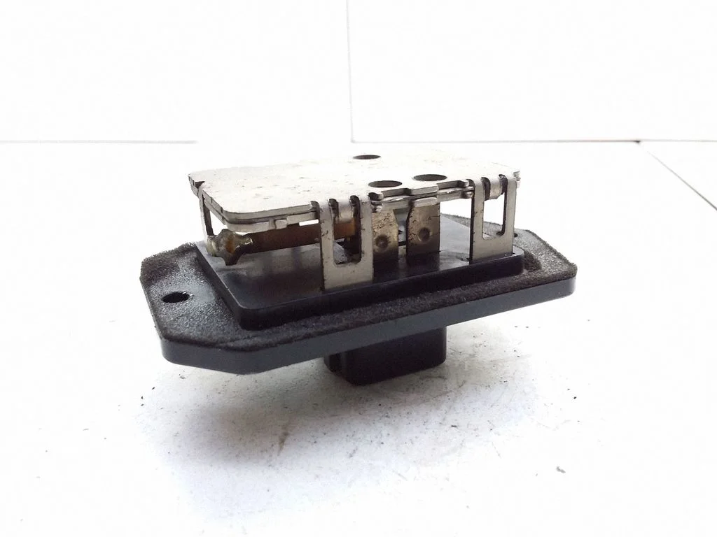 Heater blower motor/fan resistor – Toyota Yaris Verso (1999-2005)