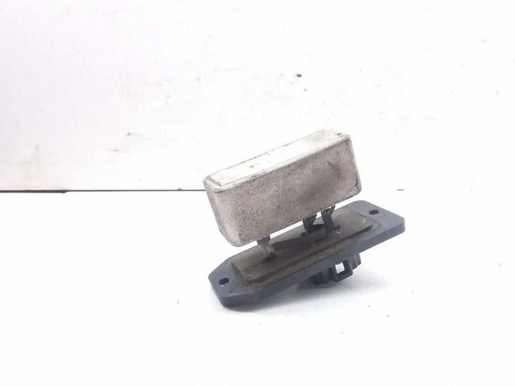 Krāsniņas ventilatora rezistors (reostats) 3S071 – Mitsubishi Carisma (1996-1999)