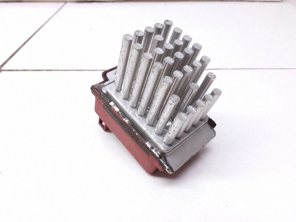 Krāsniņas ventilatora rezistors (reostats) 1J0907521