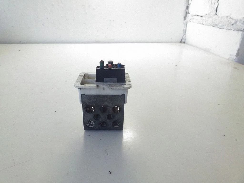 Heater blower motor/fan resistor – Opel Astra H (2004-2012)