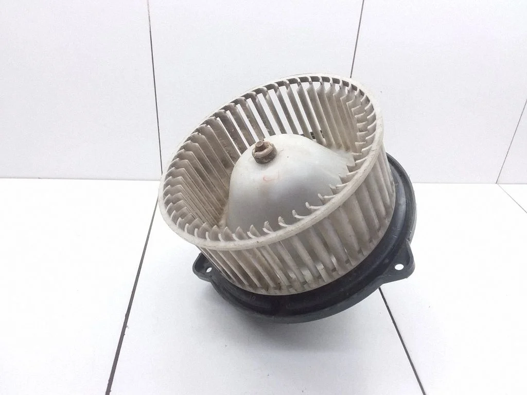 Heater fan/blower – Land Rover Discovery (1989-1998)