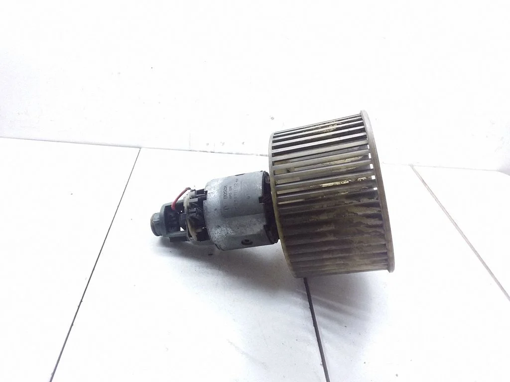 Heater fan/blower – Audi 100 200 5000 C3 (1982-1991)