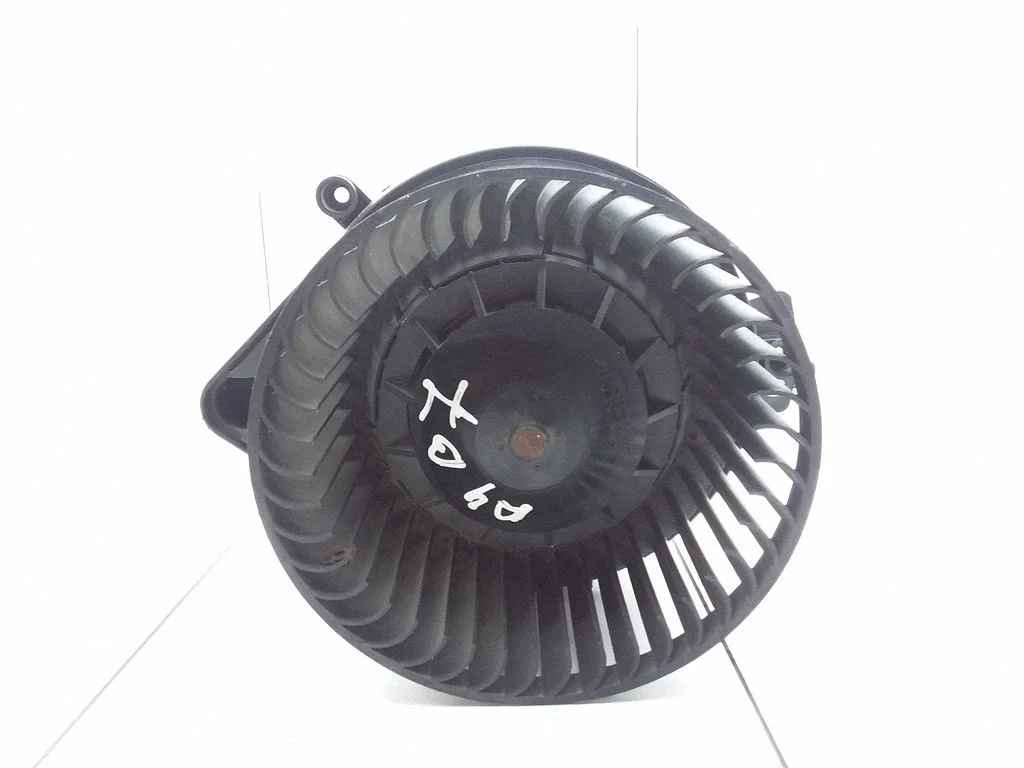 Krāsniņas ventilators/pūtējs – Audi A4 S4 B7 8E 8H (2005-2008)