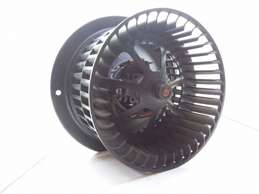 Krāsniņas ventilators/pūtējs 7M0819021