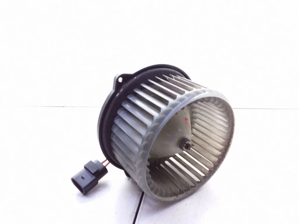Krāsniņas ventilators/pūtējs 4B1820021B