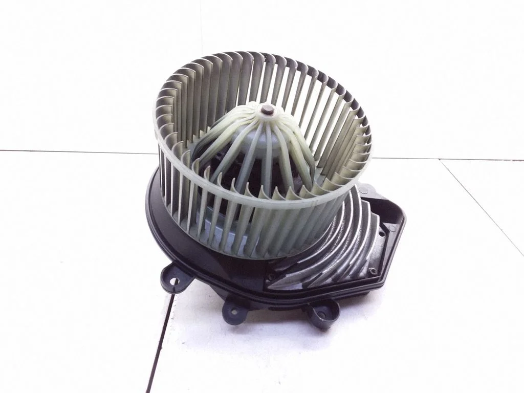 Krāsniņas ventilators/pūtējs 8D1820021