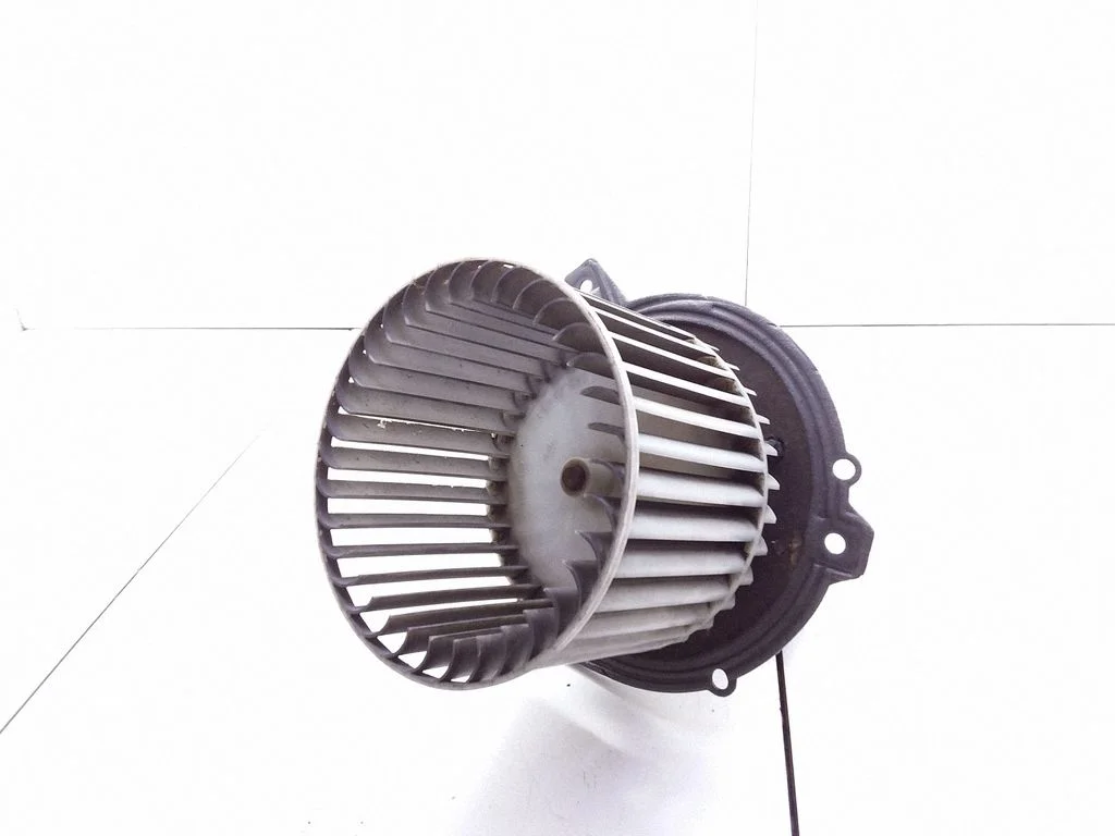 Krāsniņas ventilators/pūtējs 91VW18527AA