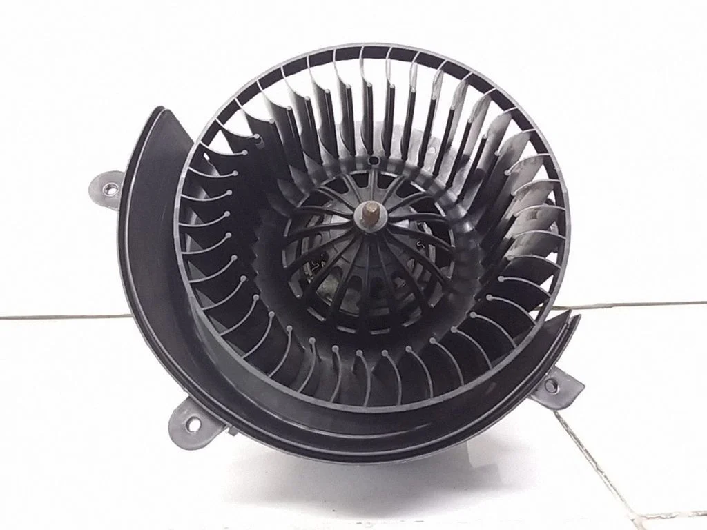 Heater fan/blower D9386