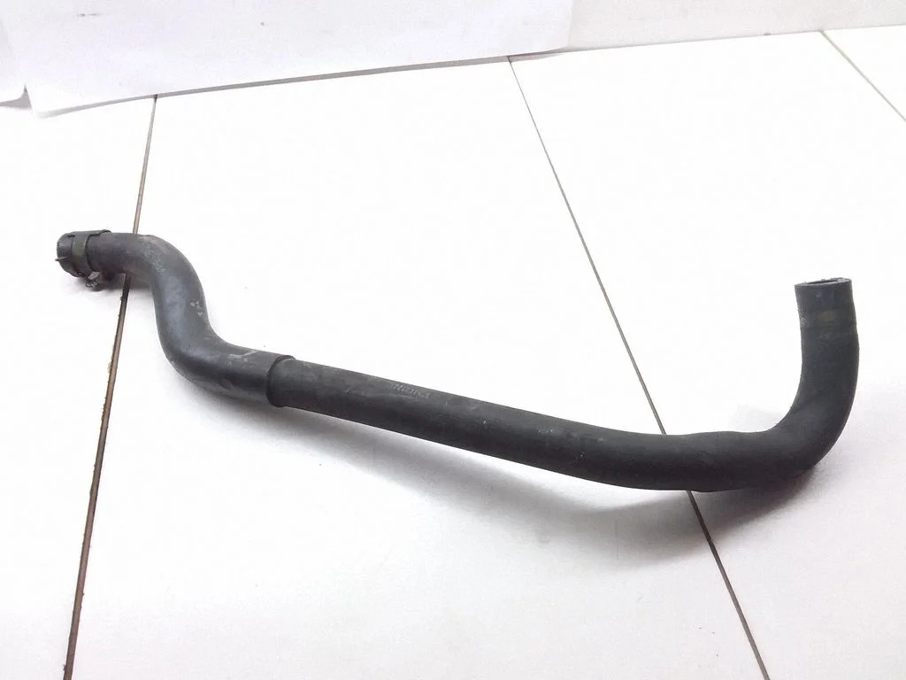 Engine coolant pipe/hose – Mitsubishi Carisma (2000-2004)