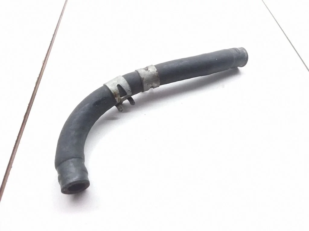 Engine coolant pipe/hose – Mitsubishi Carisma (2000-2004)