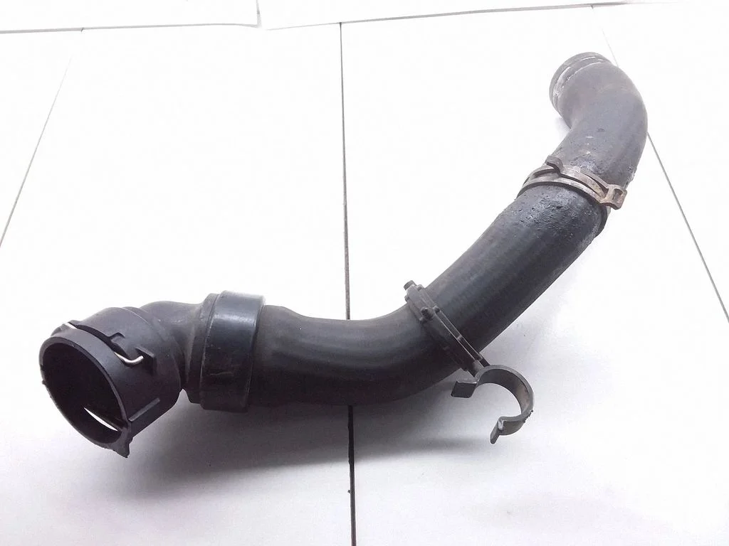 Engine coolant pipe/hose 922792