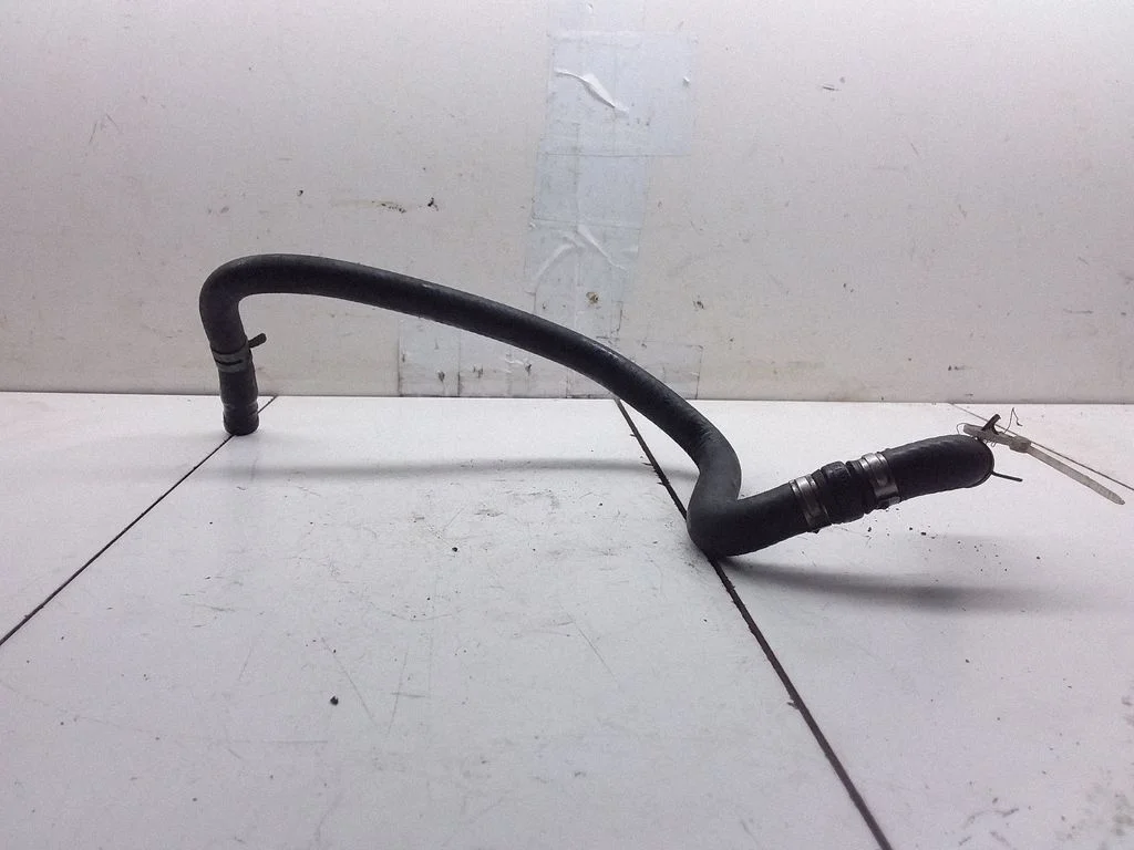Engine coolant pipe/hose 24462L