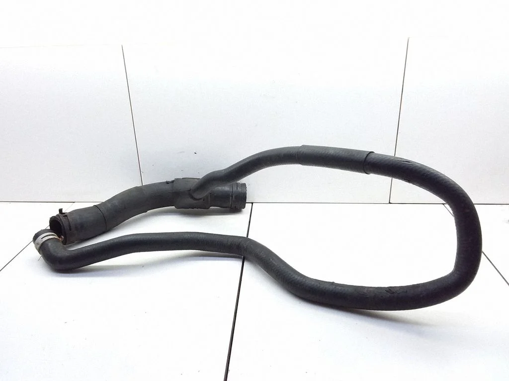 Engine coolant pipe/hose – Opel Vectra B (1996-2002)