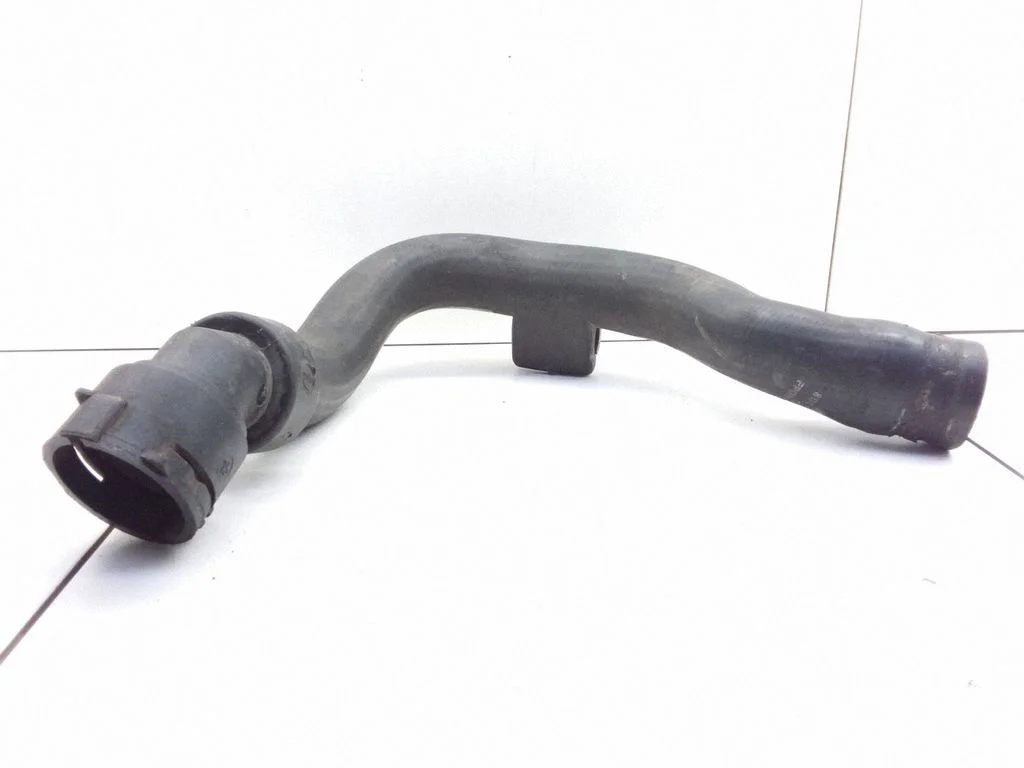 Engine coolant pipe/hose – Volkswagen Passat B5 (1997-2000)