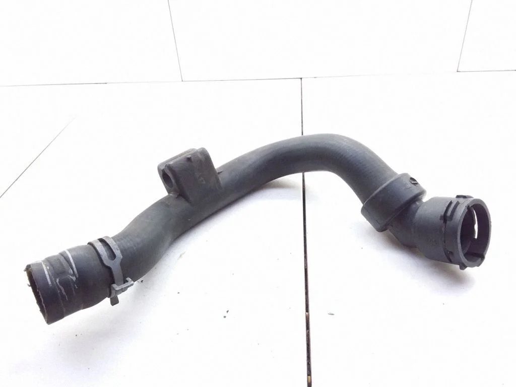 Engine coolant pipe/hose – Volkswagen Passat B5 (1997-2000)