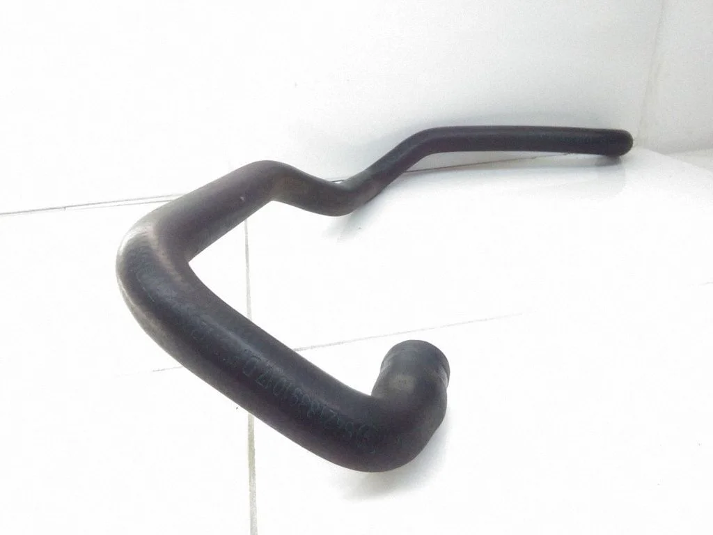 Motora dzesēšanas caurule (-es)/šļūtene (-es) 64218391017D