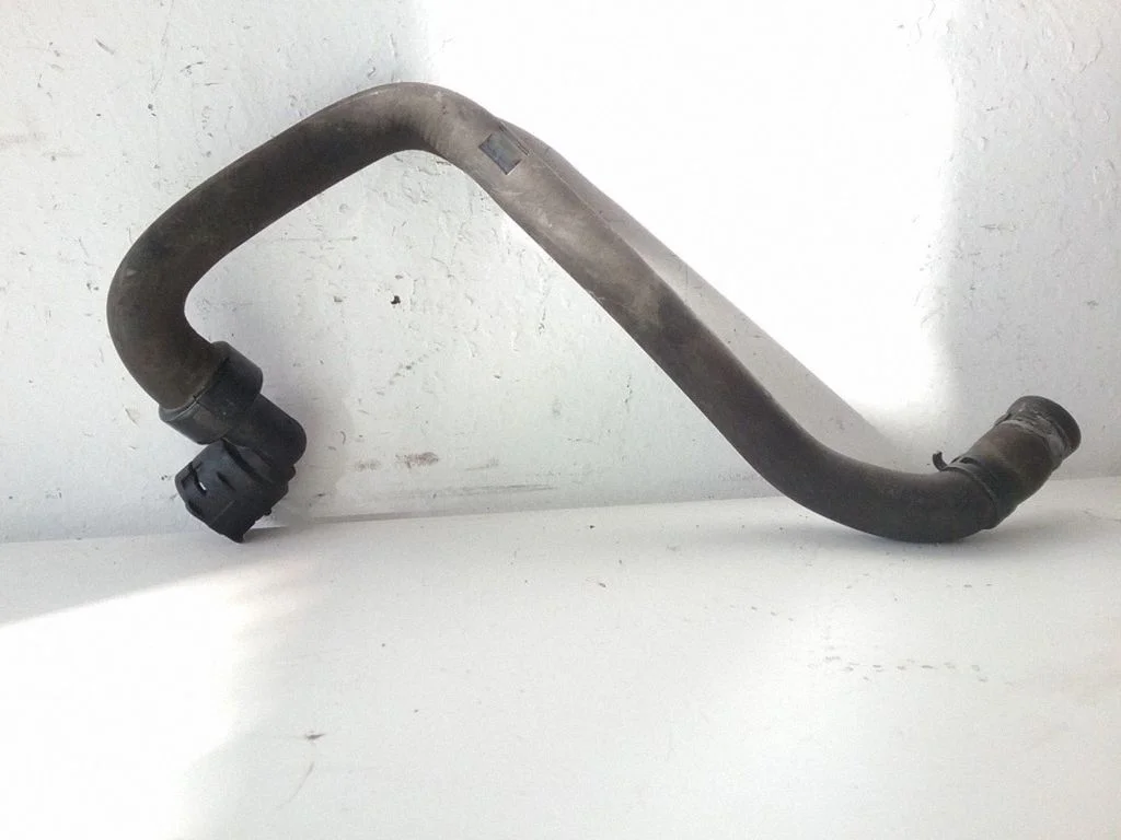 Engine coolant pipe/hose 565563897