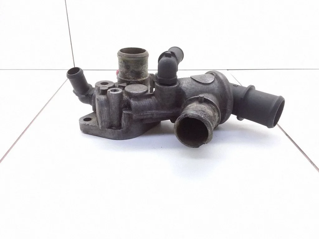 Termostat / obudowa termostatu 46432896