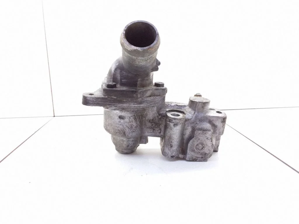 Thermostat/thermostat housing – Ford Focus (1998-2004)