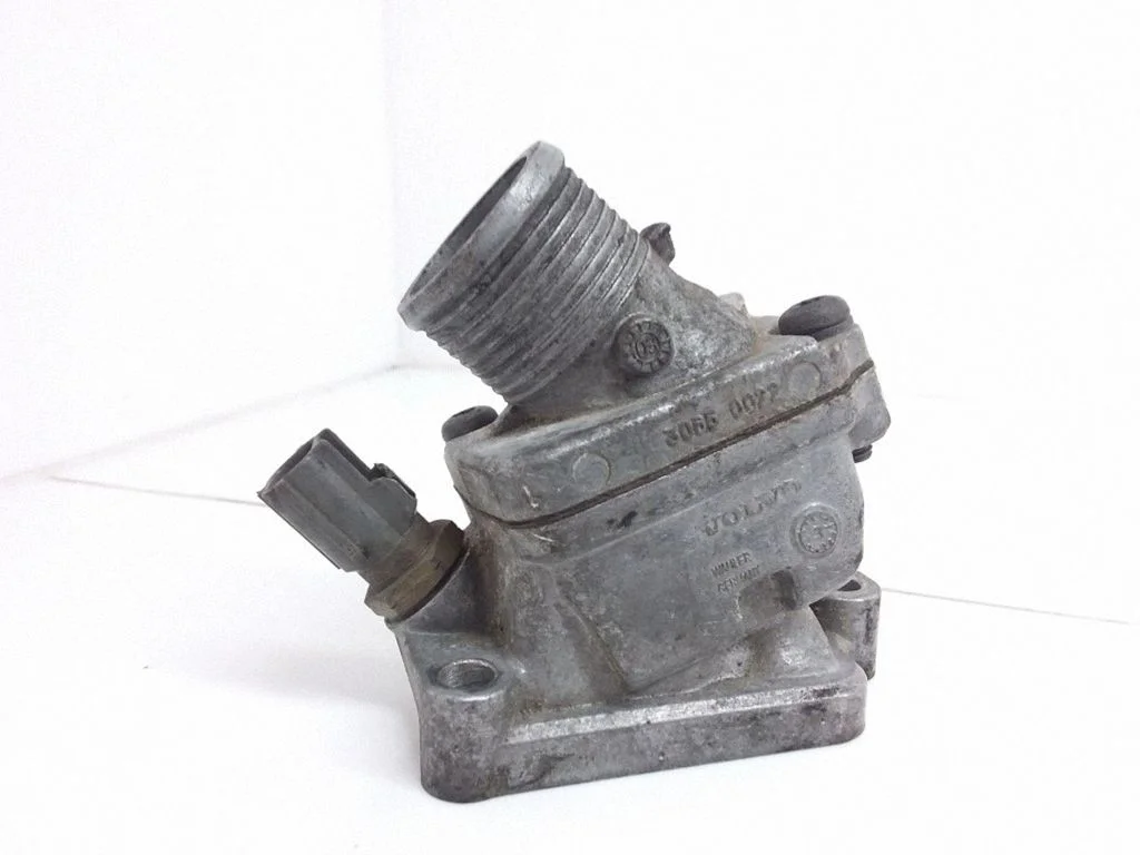 Thermostat/thermostat housing – Volvo V70 (2000-2004)