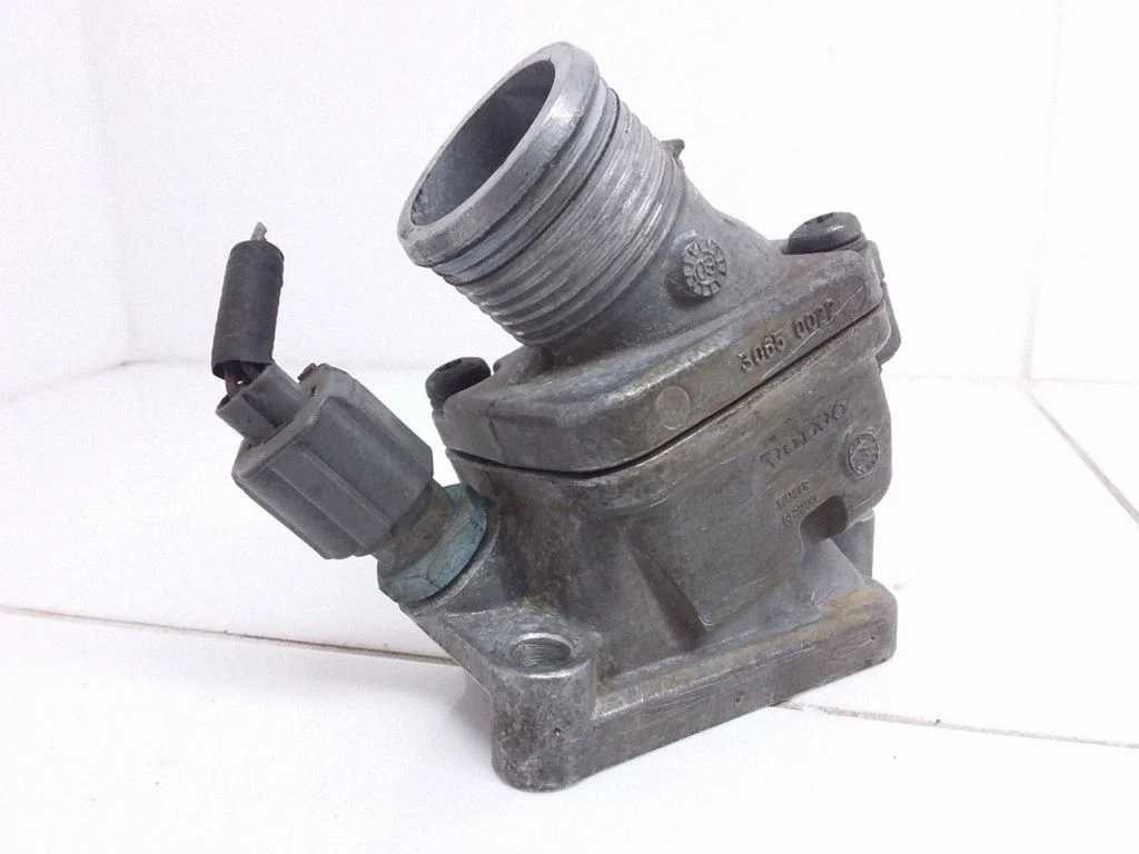 Thermostat/thermostat housing – Volvo V70 (2000-2004)
