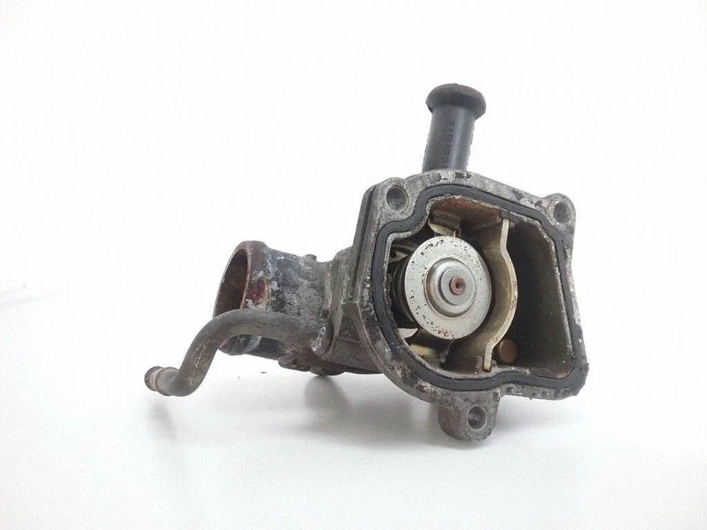 Thermostat/thermostat housing – Mercedes-Benz E-Class W210 (1995-2002)