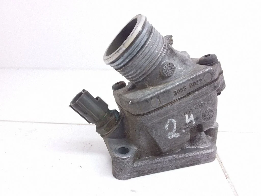 Thermostat/thermostat housing – Volvo V70 (2000-2004)