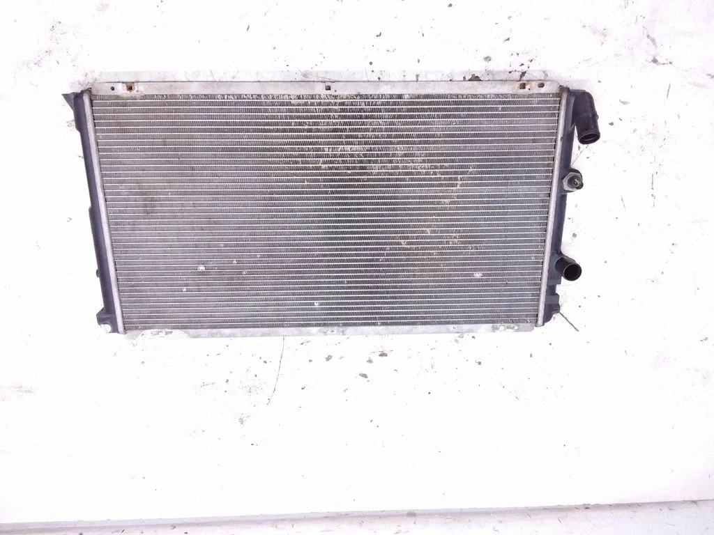 Jahutusvedeliku radiaator 8MK376708451