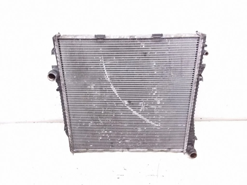 Jahutusvedeliku radiaator 1439103