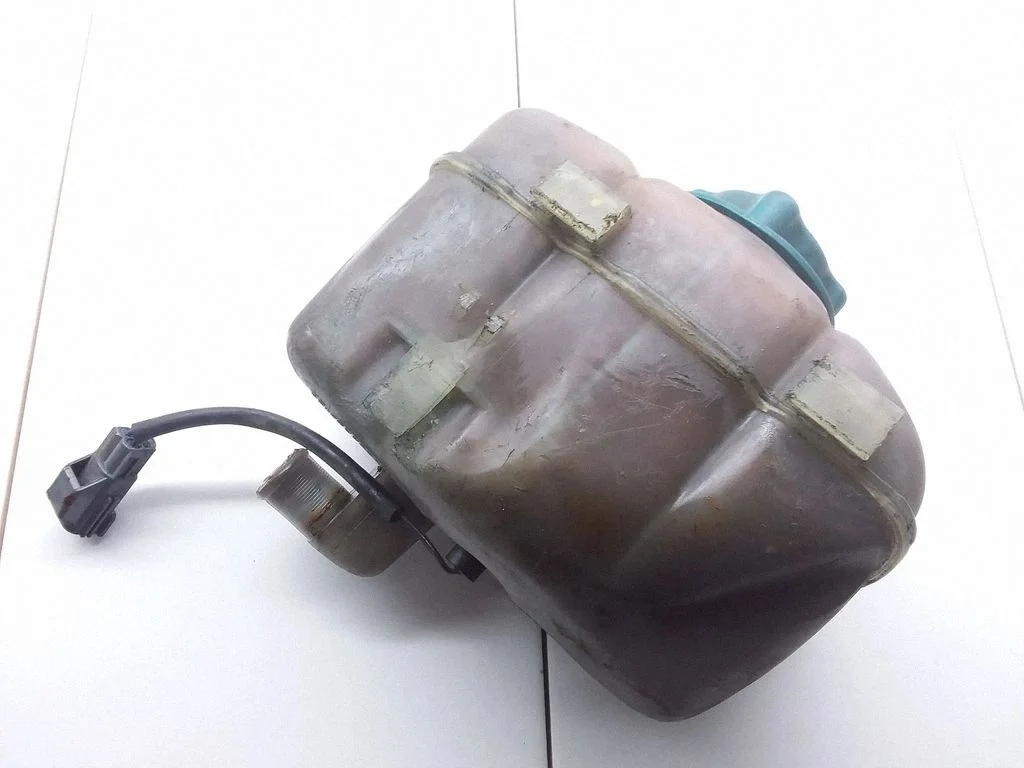 Coolant expansion tank/reservoir – Volvo S80 (1999-2003)